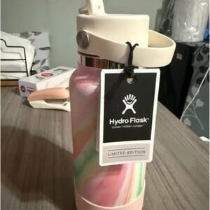 Hydro Flask Pastel Swirl Limited Edition Bottle
